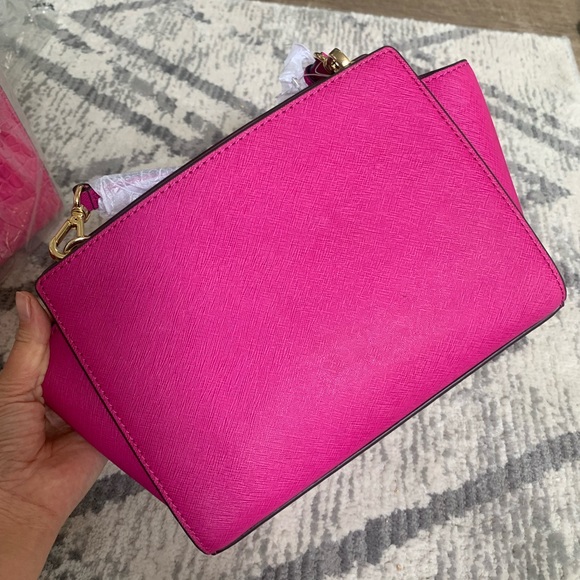 New Michael Kors Selma Medium Messenger Crossbody - Picture 3 of 7